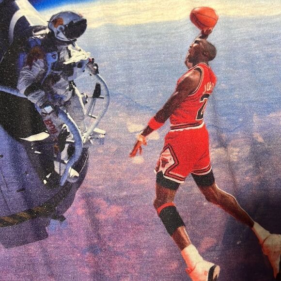 🔥🔥 MICHAEL JORDAN AIRTIME MVP World Champs Long Sleeve Tee - Good Condition - Picture 9 of 11